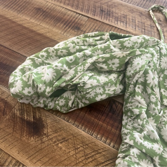 ASTR The Label Green and White Floral Top - Picture 6 of 8